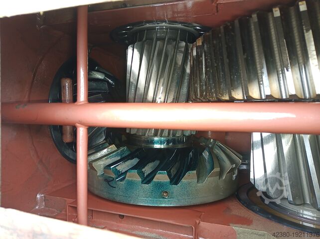 Konusno-spiralni reduktori Industrijski reduktori Flender TGL 37088 14LA0-355x16 el380t