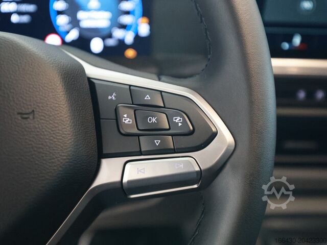 Minibus VW T7 Transporter Kastenwagen mit L-Trennwand AHK P