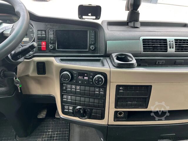 Standard tractor MAN TGX 18.470 / 2x Tank / Retarder / Euro 6