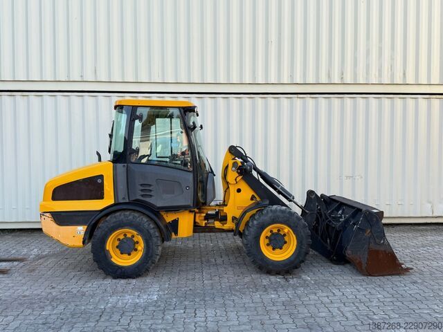 Cargadora de ruedas JCB 406 / 2018 BJ / 2.320 H / Schaufel + Gabel