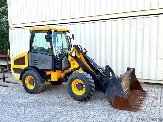Cargadora de ruedas JCB 406 / 2018 BJ / 2.320 H / Schaufel + Gabel