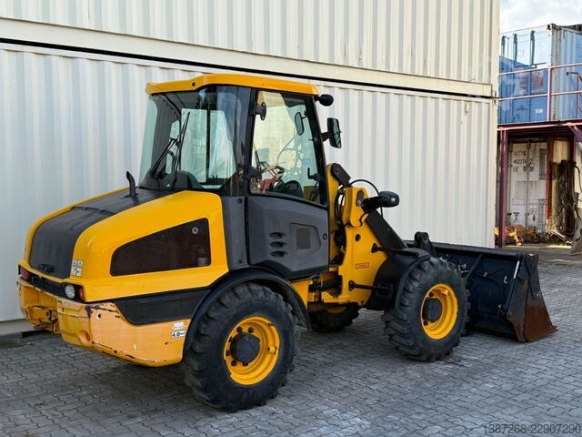 Cargadora de ruedas JCB 406 / 2018 BJ / 2.320 H / Schaufel + Gabel