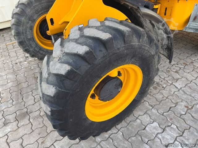 Cargadora de ruedas JCB 406 / 2018 BJ / 2.320 H / Schaufel + Gabel