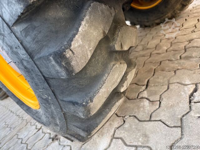 Cargadora de ruedas JCB 406 / 2018 BJ / 2.320 H / Schaufel + Gabel
