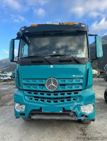 Betonpumpen-LKW MERCEDES-BENZ Arocs 3742 8x4 mit Sermac Betonpummpe Bj 18