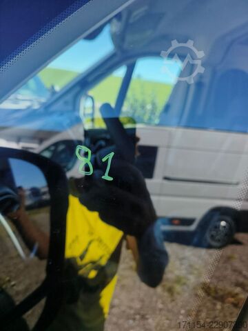Caravana semiintegrada LAIKA Ecovip 329, Längsbetten/Hubbett