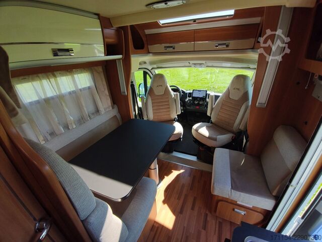 Caravana semiintegrada LAIKA Ecovip 329, Längsbetten/Hubbett
