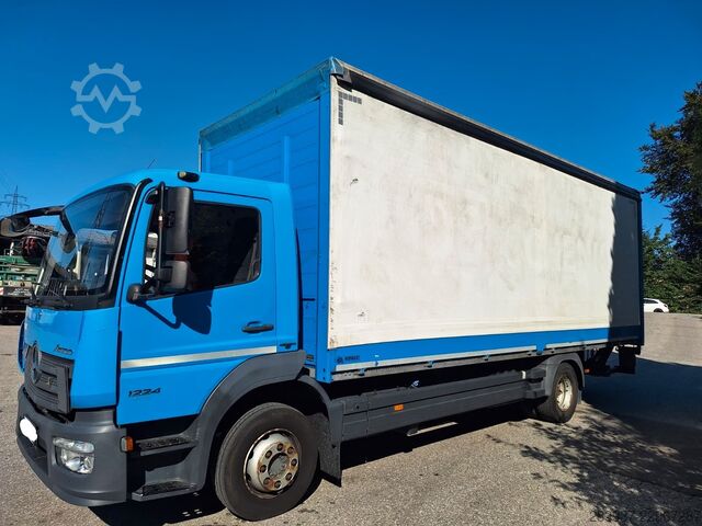 Nákladné auto s plochou korbou a plachtou Mercedes-Benz Atego 1224 EURO 6