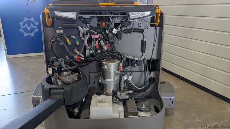 Zlagalec palet Jungheinrich EJC 212b neuwertig