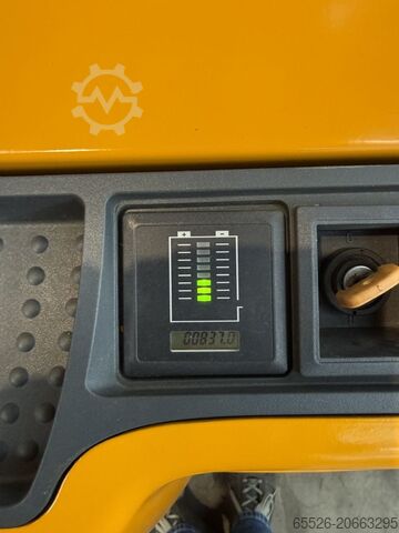 Уреди за подреждане на палети Jungheinrich EJC 214 Z / 835 Std.