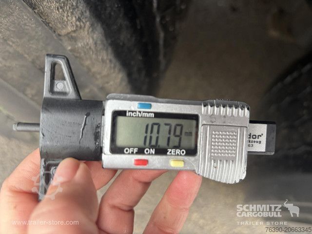 방수포가 설치된 오픈 세미트레일러 Schmitz Cargobull Semitrailer Curtainsider Standard