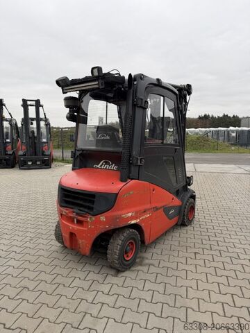Chariot élévateur à fourche diesel Linde H20D-01