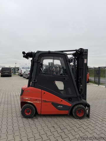 Chariot élévateur à fourche diesel Linde H20D-01