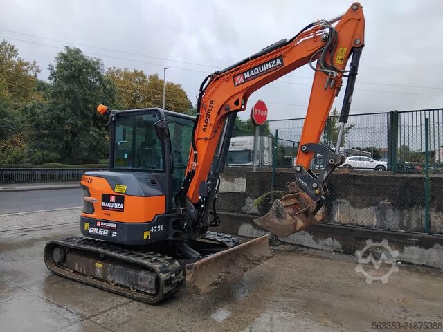Mini excavator Develon DX50Z-7