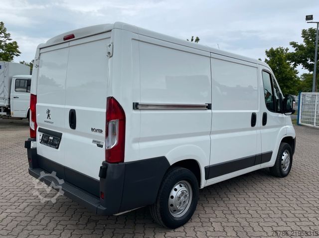 Furgão de painéis PEUGEOT Boxer KA L1H1/ AC/ 3 Sitze/ CargoPaket