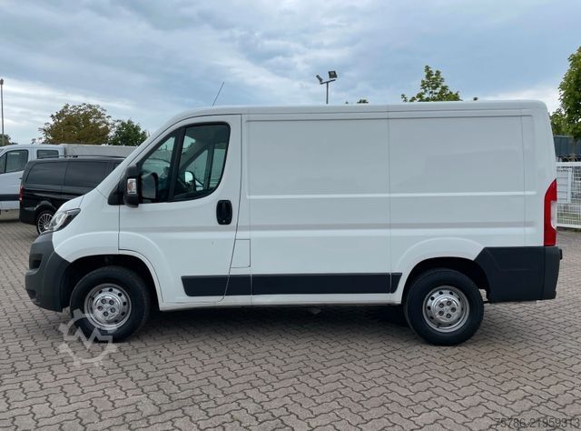 Furgão de painéis PEUGEOT Boxer KA L1H1/ AC/ 3 Sitze/ CargoPaket