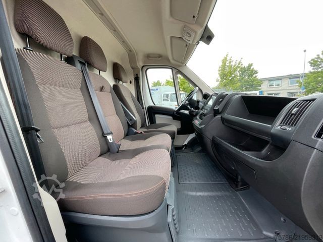 Furgão de painéis PEUGEOT Boxer KA L1H1/ AC/ 3 Sitze/ CargoPaket