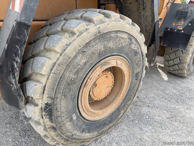 Loader Case 821C Radlader Klima Zentralschmierung