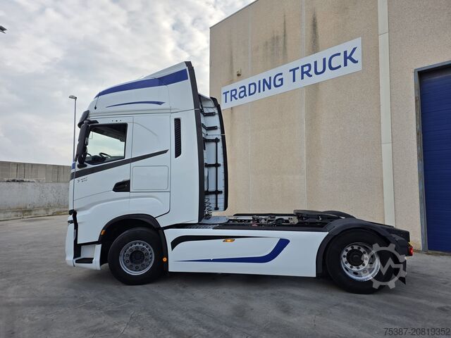 τυπική μονάδα τράκτορα Iveco 440S51