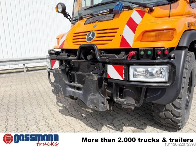 Camión para usos especiales Unimog U 300 4x4, Kipper, VarioPilot, Kommunalhydraulik,