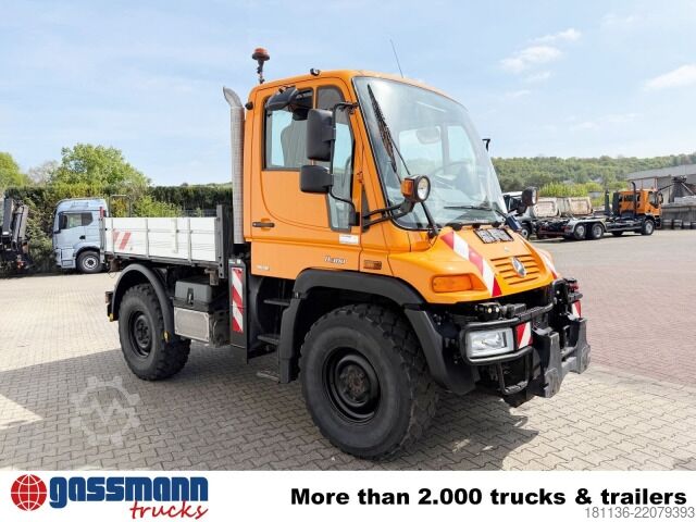Camión para usos especiales Unimog U 300 4x4, Kipper, VarioPilot, Kommunalhydraulik,