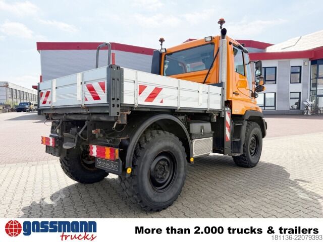 Camión para usos especiales Unimog U 300 4x4, Kipper, VarioPilot, Kommunalhydraulik,