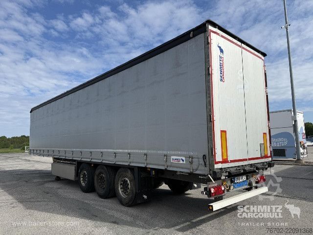 Otvorený náves s plachtou Schmitz Cargobull Curtainsider Standard