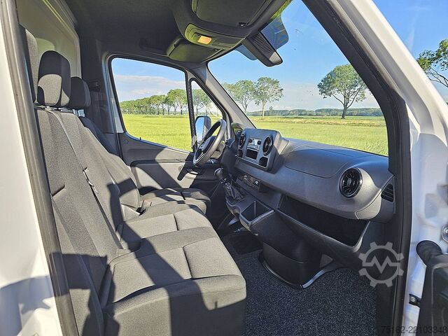 Matkalaukku MERCEDES-BENZ SPRINTER 317 CDI 43 LAADKLEP