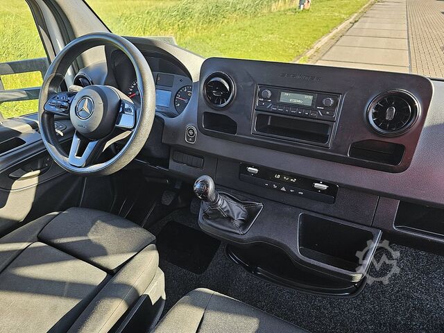 Matkalaukku MERCEDES-BENZ SPRINTER 317 CDI 43 LAADKLEP