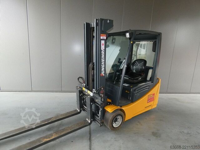 Carrello elevatore elettrico a 3 ruote Jungheinrich EFG 220