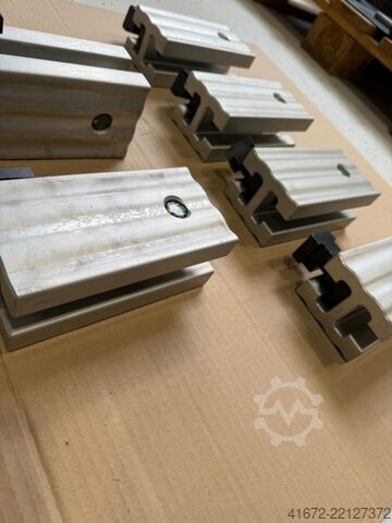 Затискний пристрій LENZKES Aufbauelement B50 - H= 90 mm