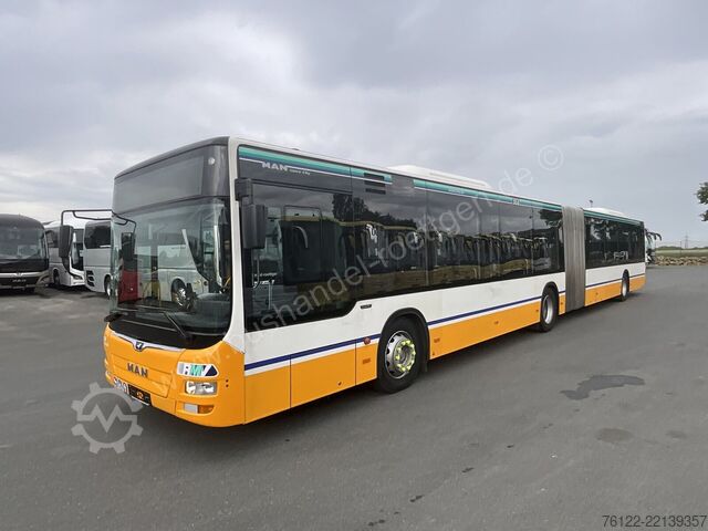 Autobuz articulat MAN A 23 Lions City