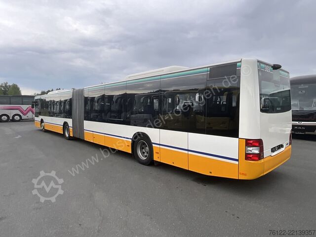 Autobuz articulat MAN A 23 Lions City