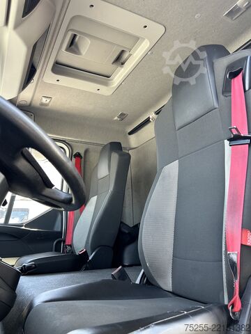 Camión plataforma con toldo RENAULT 18.280 D EURO 6