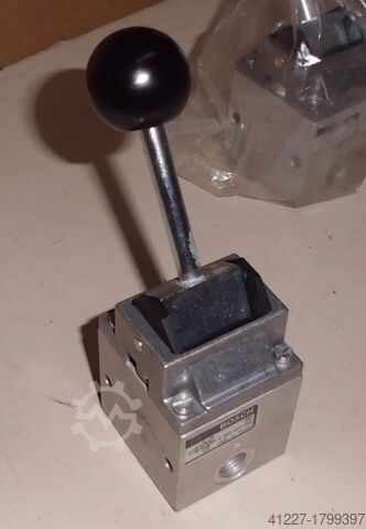 Направляващ вентил 4/2 Bosch