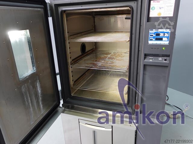 Климатична камера за температура и влажност Espec PHP-J3 bis +100°C
