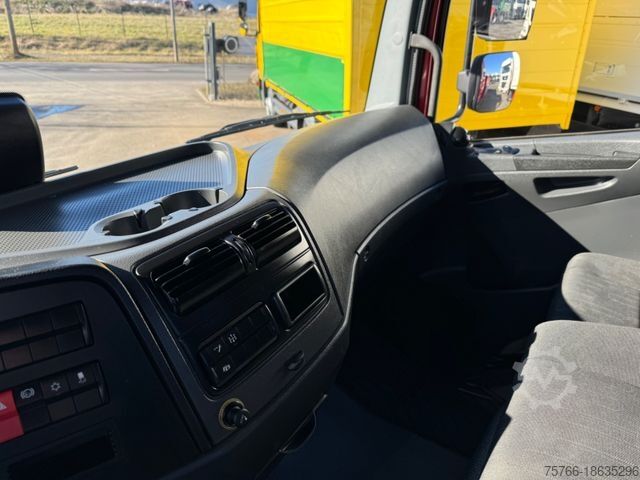 Tre-vejs tippevogn MERCEDES-BENZ ATEGO 818 / 2 x AHK / 3 SITZER / 23 TKM !