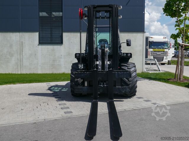 All-terrain forklift Manitou M 50-4