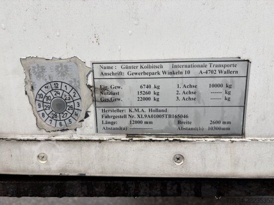 Dobozos félpótkocsi  K.M.A HOLLAND KM02 KG, VERKAUFSKOFFER MIT KüCHE,  RECHTS TERRASSE AUSKLAPPBAR, SHOWTRAILER