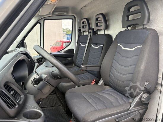 Dobozos furgon IVECO DAILY 35-160, IS35SC2AA KASTENWAGEN, L4H2 HEBEBüHNE, EURO 6
