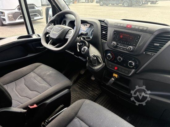 Dobozos furgon IVECO DAILY 35-160, IS35SC2AA KASTENWAGEN, L4H2 HEBEBüHNE, EURO 6