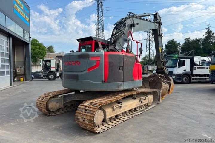 Kettenbagger VOLVO ECR235 Oilquick 3x Schaufeln