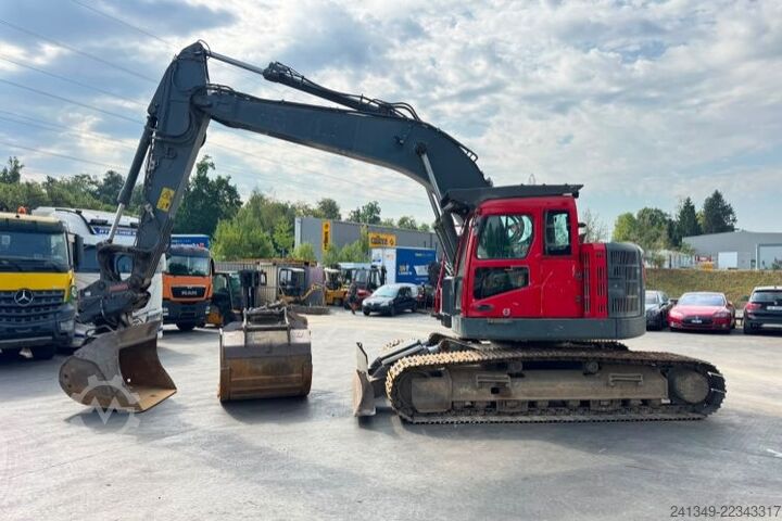Kettenbagger VOLVO ECR235 Oilquick 3x Schaufeln