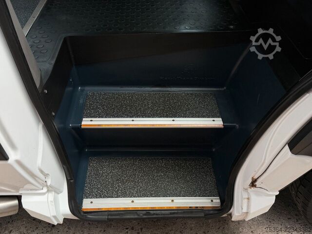 Kleinbus MERCEDES-BENZ Sprinter 313 Cdi L2H2 6 Sitze MOTOR DEFEKT
