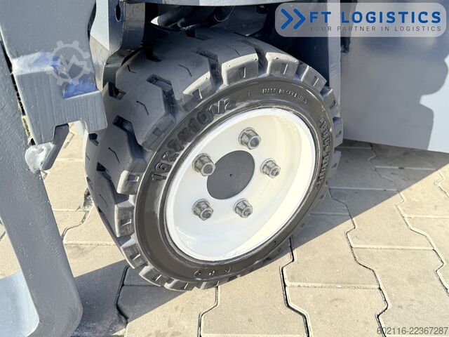četvorosmerni viljuškar Combilift CB2500 GAS TRIPLEX 6000 FREE-LIFT
