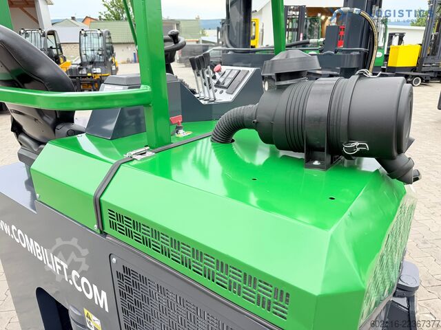 četvorosmerni viljuškar Combilift CB3000 / TRIPLEX 4900MM / FREE LIFT