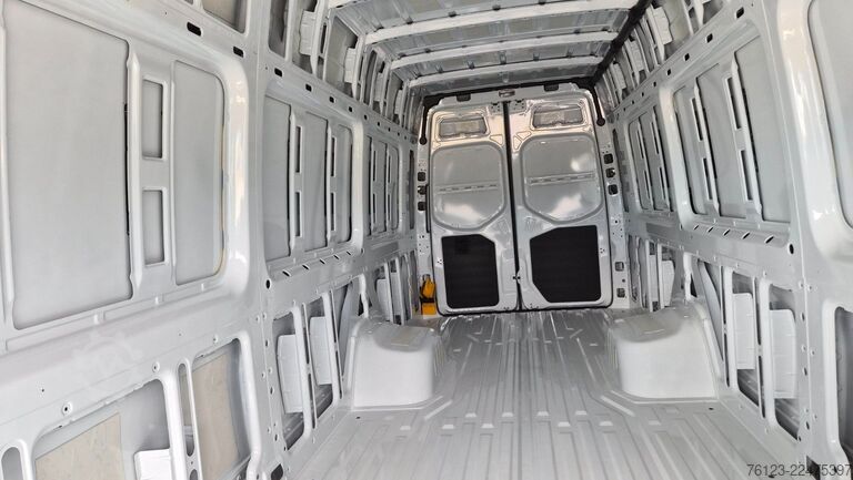 Dodávka s vysokou střechou MERCEDES-BENZ Sprinter III Kasten  519 CDI RWD 4x 4 Allrad
