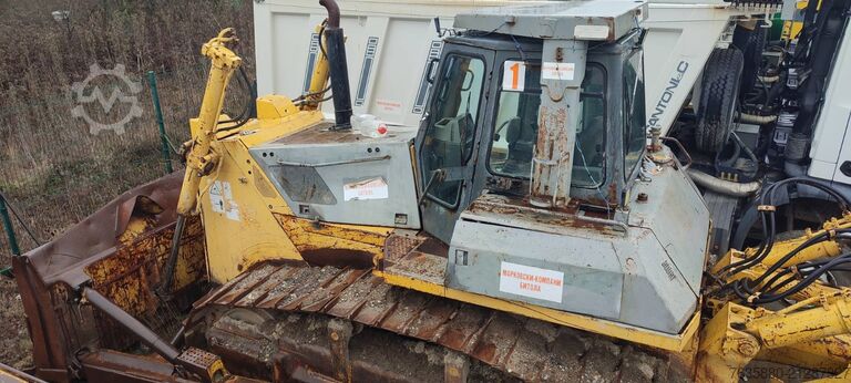Paletli ekskavatör Komatsu D155AX-5