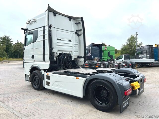 Standardne veomasin MAN TGX 18.560 BL/Retarder/ACC/2x Tank/D30 Motor!