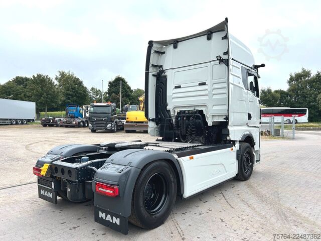 Standardne veomasin MAN TGX 18.560 BL/Retarder/ACC/2x Tank/D30 Motor!